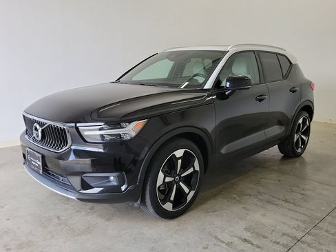 Used 2020 Volvo XC40 T5 Momentum w/ Protection Package Premier AWD/4WD image 34