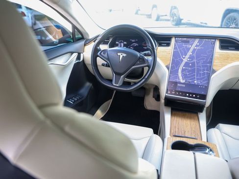 Used 2018 Tesla Model S 75D image 22