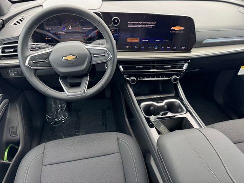 New 2026 Chevrolet Traverse LT FWD image 11