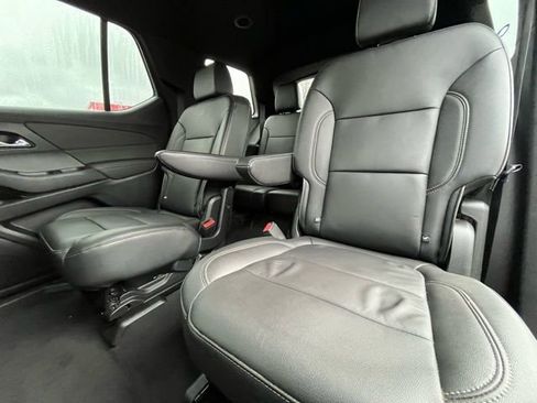 Used 2024 Chevrolet Traverse LT w/ Midnight/Sport Edition image 25