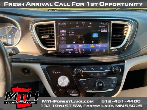 Used 2021 Chrysler Pacifica Touring-L FWD image 13