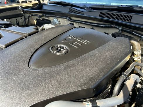 Used 2016 Toyota Tacoma TRD Off-Road AWD/4WD image 31
