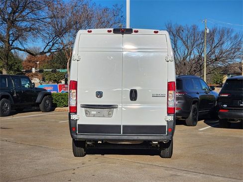 Used 2024 RAM ProMaster 2500 w/ Convenience Group image 6