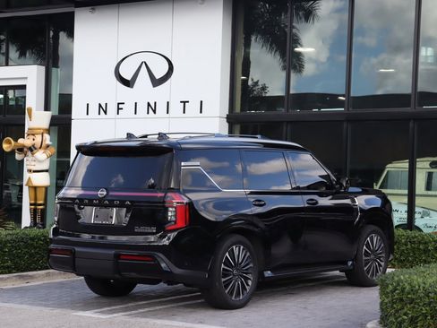 Used 2025 Nissan Armada Platinum Reserve image 4