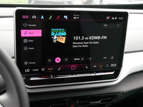 Certified 2025 Volkswagen ID.4 Pro AWD/4WD image 22