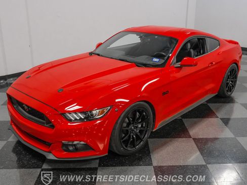 Used 2017 Ford Mustang GT RWD image 33