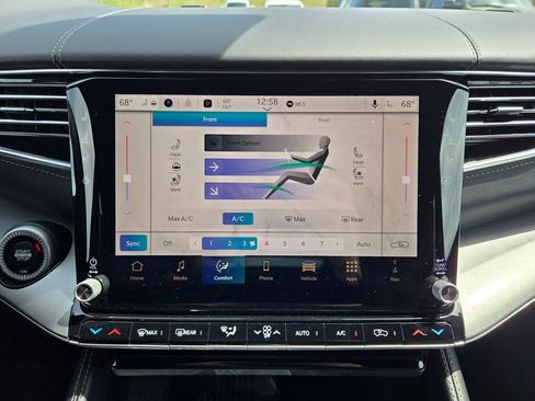 New 2026 Jeep Grand Wagoneer Limited AWD/4WD image 21