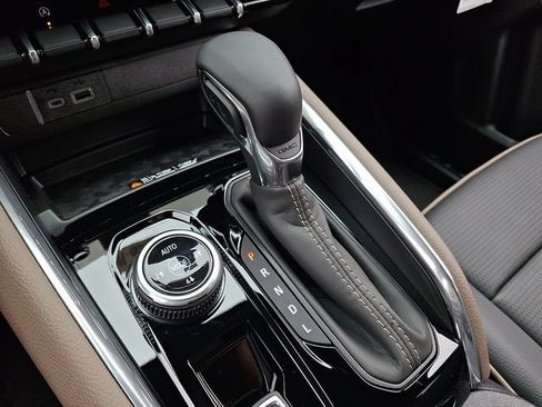New 2026 GMC Canyon Denali AWD/4WD image 11