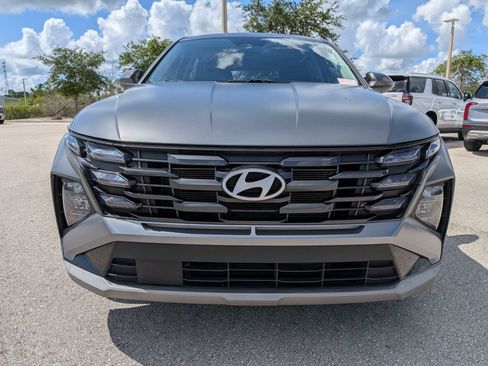 Used 2025 Hyundai Tucson SE FWD image 3