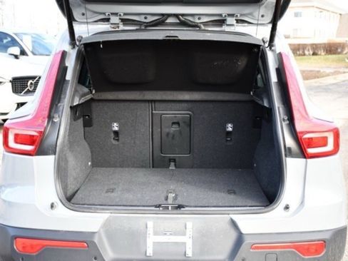 Certified 2025 Volvo XC40 B5 Plus image 26