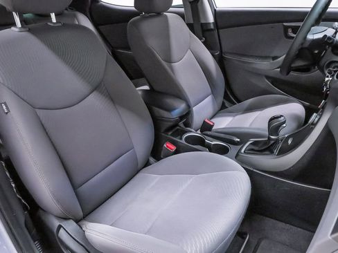 Used 2016 Hyundai Elantra SE w/ Option Group 02 image 14