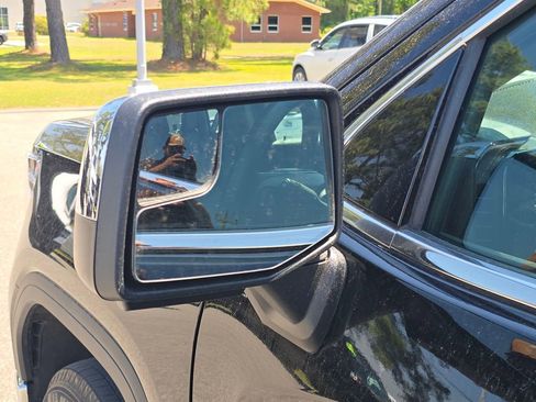 Certified 2025 GMC Sierra 1500 SLT AWD/4WD image 10