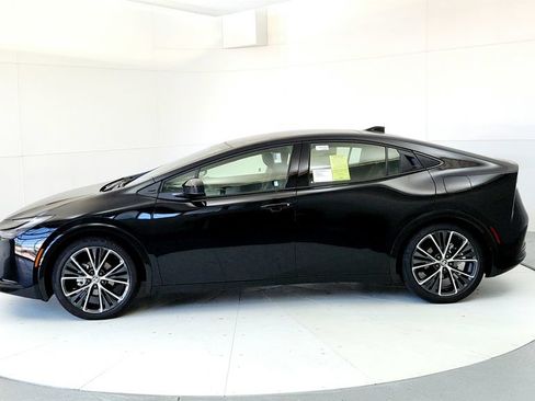 New 2026 Toyota Prius XLE FWD image 3