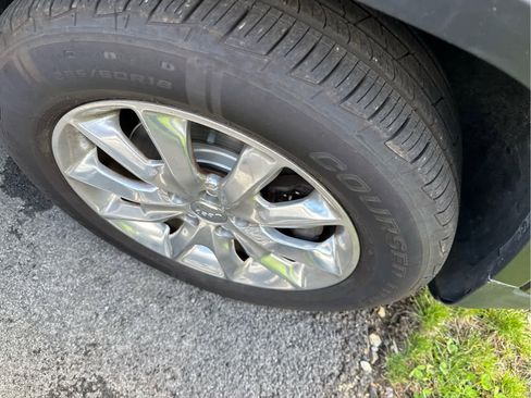 Used 2017 Jeep Cherokee Limited image 4