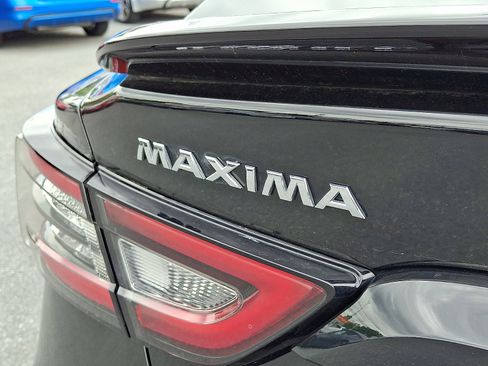 Used 2023 Nissan Maxima SR w/ Sport Mat Group FWD image 9