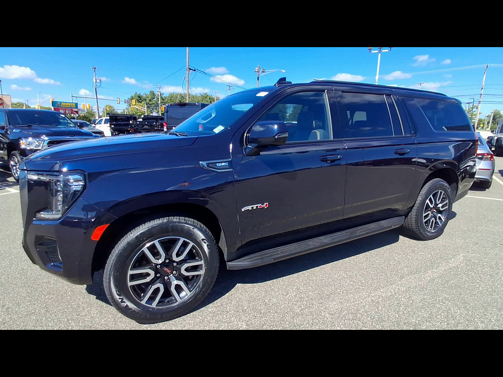 Used 2023 GMC Yukon XL AT4 AWD/4WD image 4