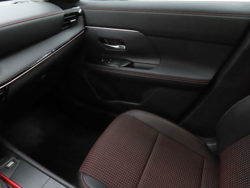 Used 2025 Nissan Kicks SR AWD/4WD image 21