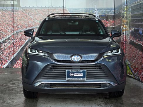 Certified 2021 Toyota Venza XLE image 3