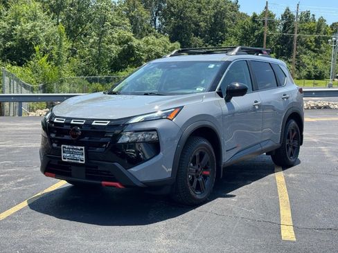 Used 2026 Nissan Rogue SV AWD/4WD image 9