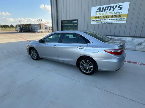 Used 2017 Toyota Camry SE FWD image 16
