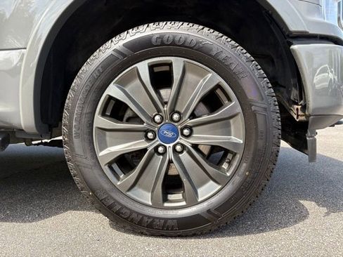 Used 2018 Ford F150 Lariat w/ Equipment Group 502A Luxury AWD/4WD image 16