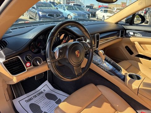 Used 2016 Porsche Panamera 4 Edition w/ Premium Package Plus image 7