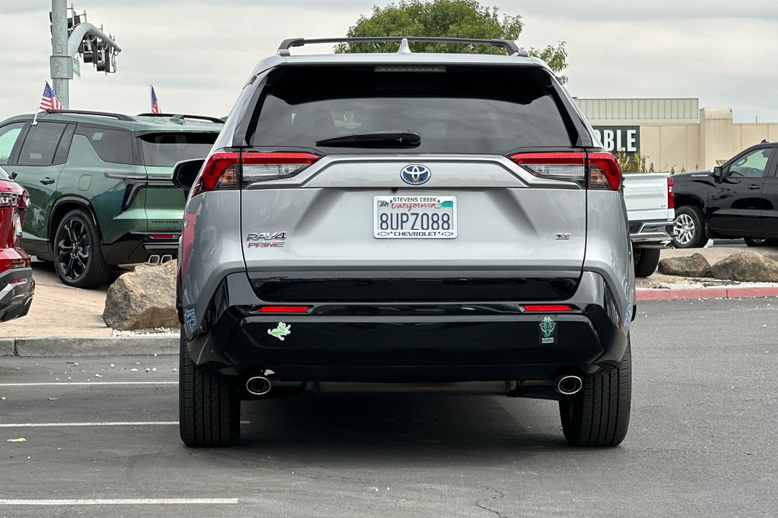 Used 2021 Toyota RAV4 SE w/ Weather & Moonroof Package AWD/4WD image 6