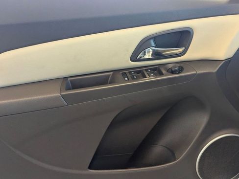 Used 2011 Chevrolet Cruze LTZ image 13