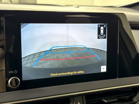 Used 2026 Toyota Prius Plug-In Hybrid image 18