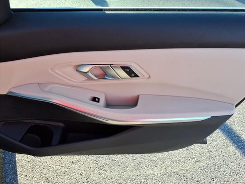 Used 2022 BMW 330i xDrive Sedan w/ Premium Package image 16