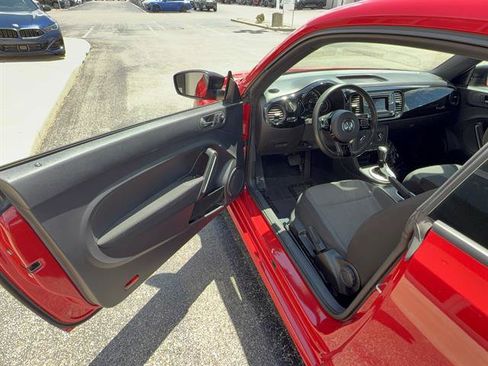 Used 2018 Volkswagen Beetle 2.0T S FWD image 7