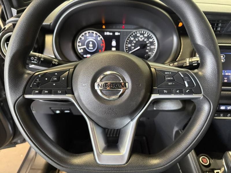 Used 2019 Nissan Kicks SR FWD image 12