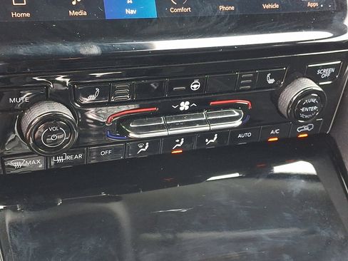 Used 2023 Jeep Grand Cherokee Limited w/ Trailer Tow Prep Group (B) image 17