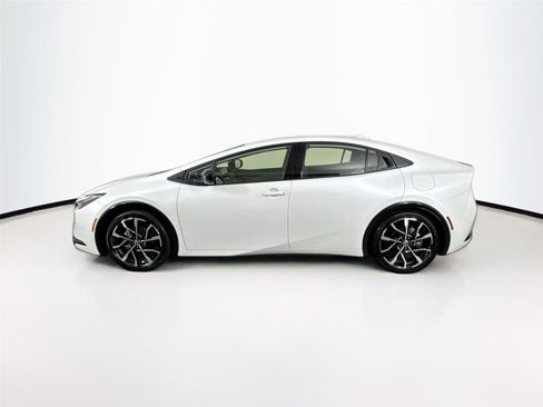 Certified 2025 Toyota Prius XSE image 9