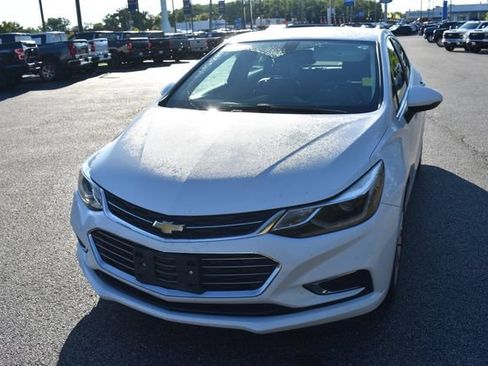 Used 2017 Chevrolet Cruze Premier FWD image 7