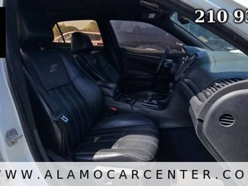 Used 2013 Chrysler 300 S RWD image 15