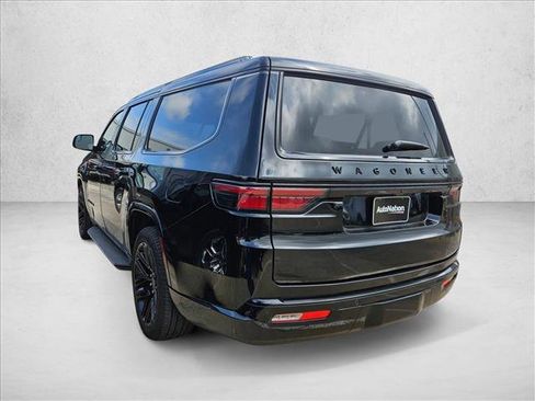 Used 2025 Jeep Wagoneer L Series II w/ Premium Group I image 9