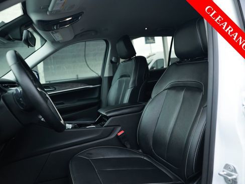 Used 2022 Jeep Grand Cherokee L Limited AWD/4WD image 17