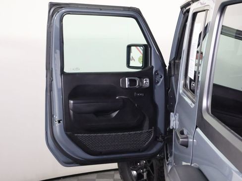 Used 2024 Jeep Wrangler Unlimited AWD/4WD image 24