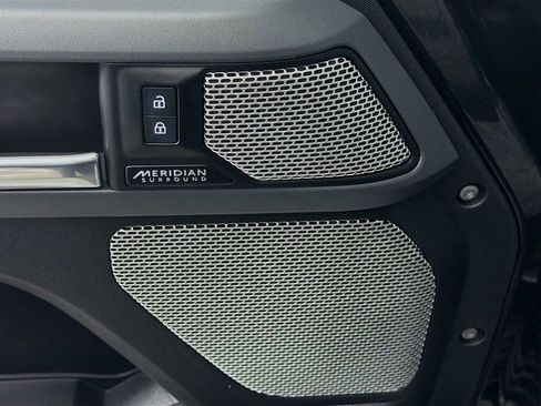 Used 2023 Land Rover Defender 130 X-Dynamic SE image 20