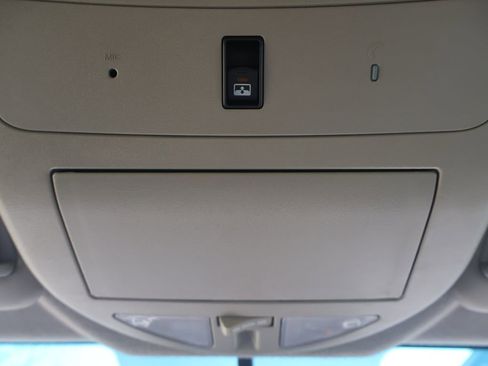 Used 2011 Nissan Titan S AWD/4WD image 16