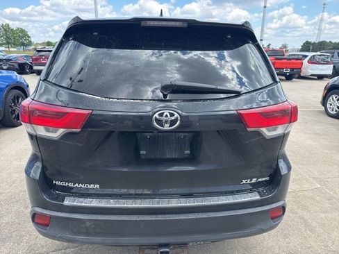 Used 2018 Toyota Highlander XLE AWD/4WD image 7