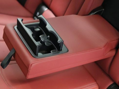 Used 2025 BMW 330i Sedan w/ M Sport Package RWD image 39