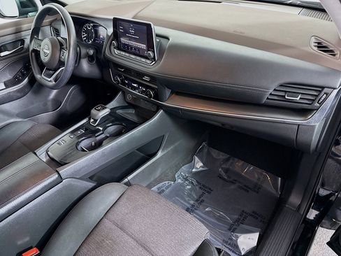 Used 2023 Nissan Rogue SV image 30