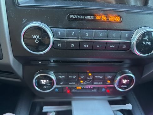 Used 2018 Ford Expedition XLT w/ Equipment Group 202A image 16