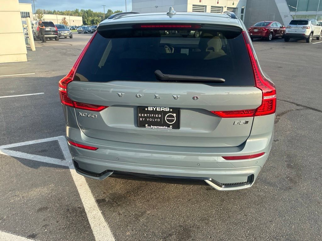 Certified 2024 Volvo XC60 B5 Core w/ Climate Package AWD/4WD image 5