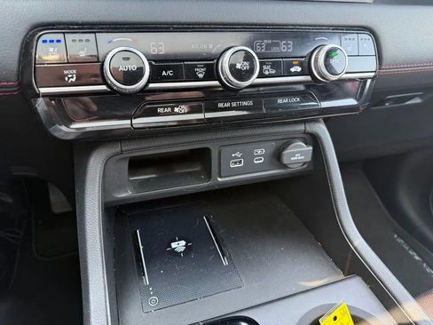 Used 2025 Honda Pilot Black Edition image 22