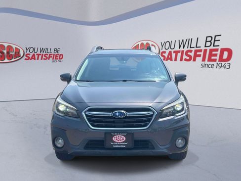 Used 2019 Subaru Outback 2.5i Limited AWD/4WD image 2