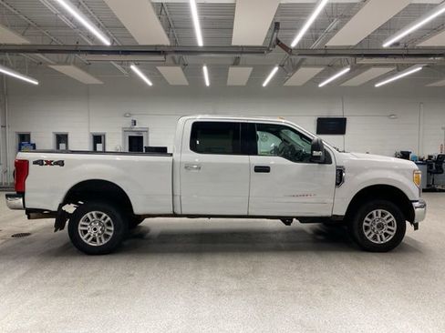 Used 2017 Ford F350 XLT AWD/4WD image 4