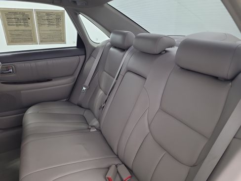 Used 2000 Toyota Avalon XLS FWD image 10
